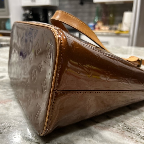 Louis Vuitton Authentic Houston Bronze Vernis Leather Tote - Picture 14 of 15